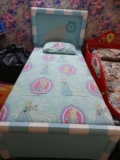 Kid's bed for sale