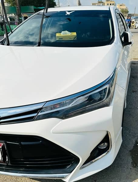 Toyota Altis Grande 2022 super white 5