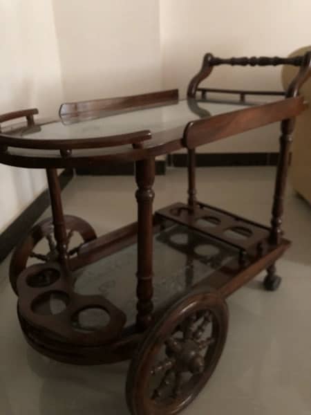 chinyoti glass tea trolly 1