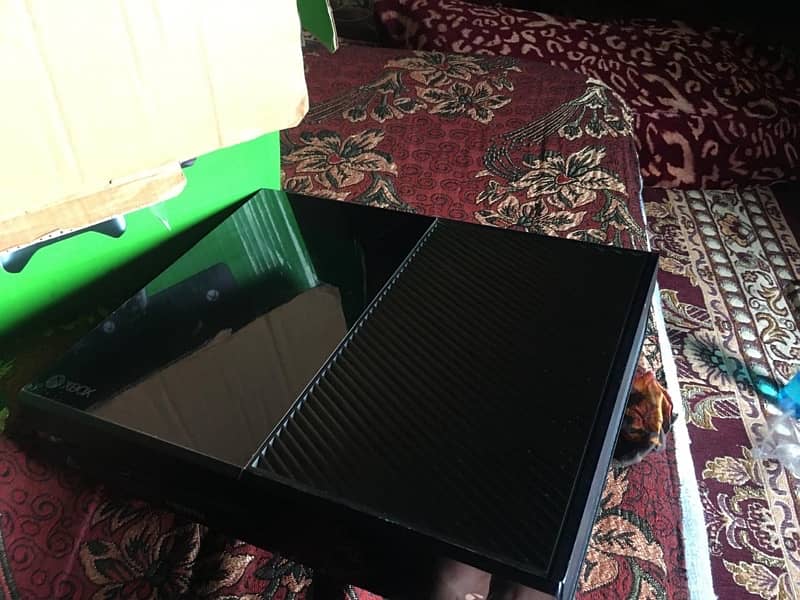 Xbox 1 with Original Controller | 500 GB with games 4