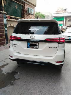 Toyota Fortuner Legender 2023