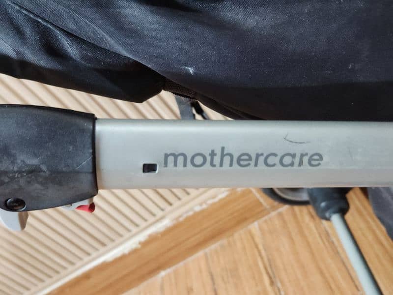 Mothercare Carrycot & Pram Both 4