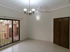 Askari 10 - Sector F House Sized 17 Marla For rent