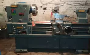 6.5 Feet Lathe machine We Deals in all kinds of Auto Mobile Machinery