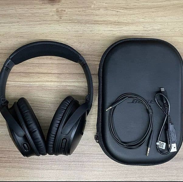 URGENT SALE!! Bose qc35 ii / Quite Comfort wireless branded headphones 1