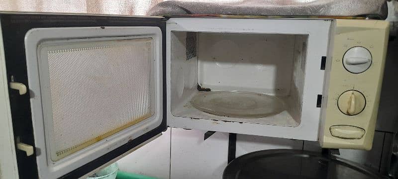 2 Dawlance microwave oven 1