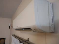 1.5 ton split AC LG for sale