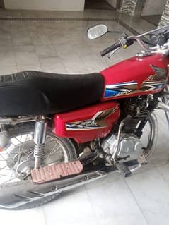 Honda 125 buth saf hai original halat man hai own name hai