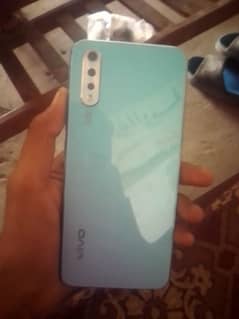 vivo s1 10/9 condition 8 / 256gb urgently