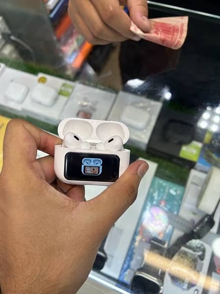 Airpods Pro 2 With Display 2