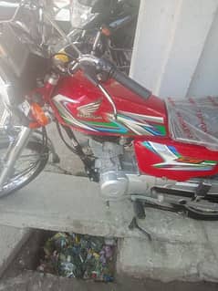 Honda bike 125. . . contact at 03064966851
