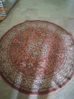 round rug