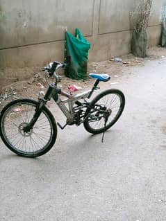 chalti Hui cycle