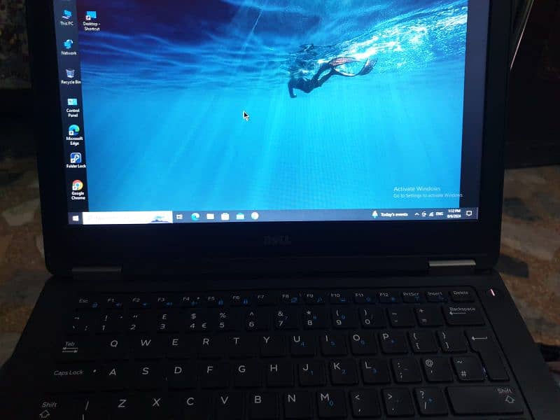 Dell laptop model:Latitude E5270 0