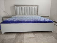 Complete King Size bed set Good Condition