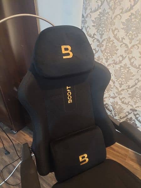 Boost Surge Pro Ergonomic Chair with Footrest 0