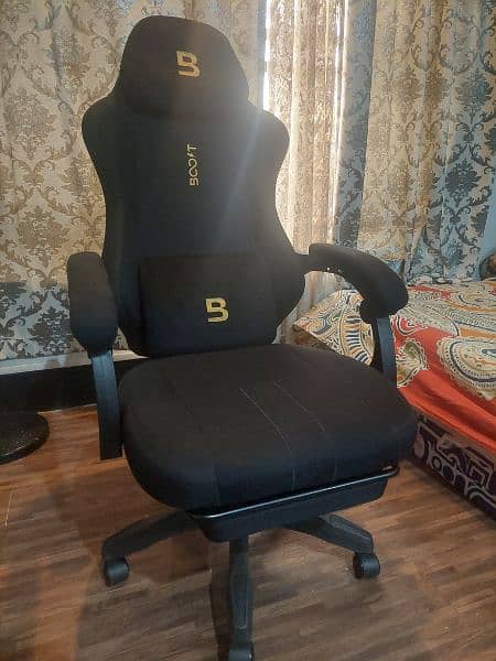 Boost Surge Pro Ergonomic Chair with Footrest 2