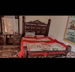 Excellent condition bed set