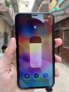 Iphone xr 64gb hv waterpack 10/10 condition 86 health.