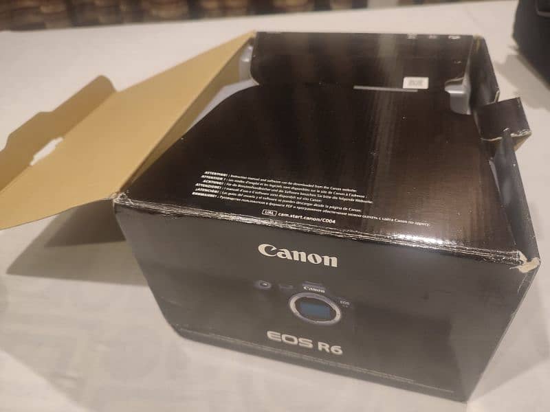 Canon R6 with Original Box (Almost New) 5