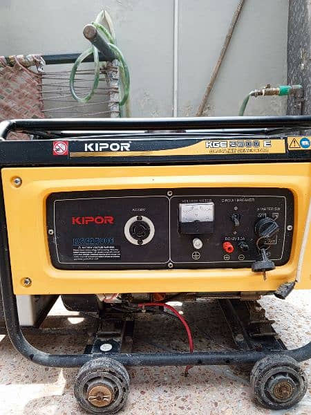 KIPOR KGE 2500 E for sale in good condition 4