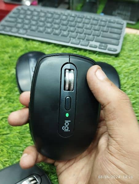 Logitech mx anywhere 3 Bluetooth wireless mouse 7