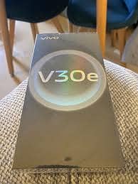 vivo V30e box pack