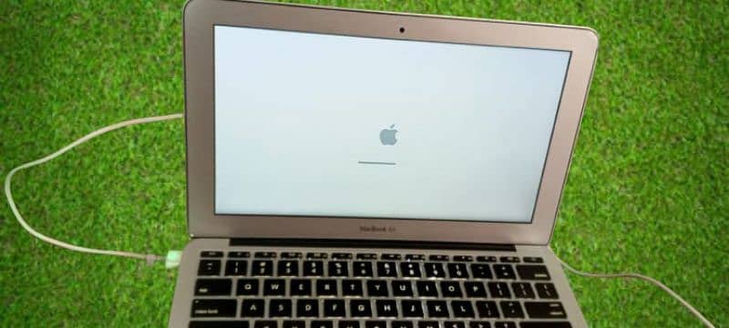 apple macbook air 11" a1370 1