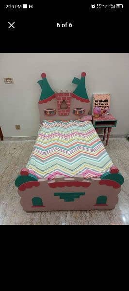 kids bed 5* 3 feet. with mattress 0