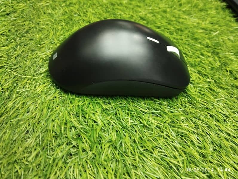 Microsoft  precision mouse multi Bluetooth davice 1