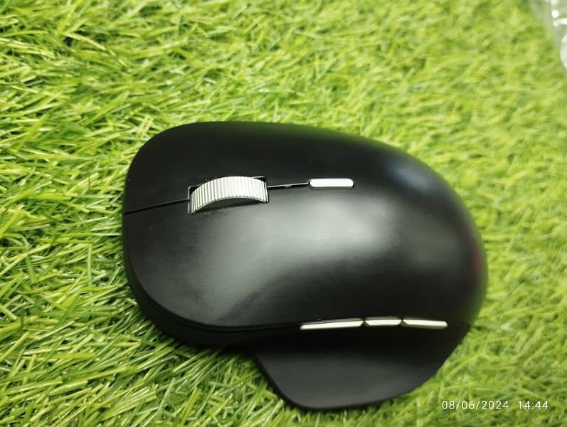 Microsoft  precision mouse multi Bluetooth davice 4