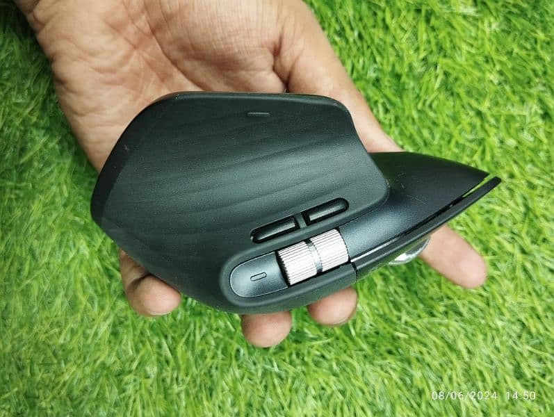 Logitech mx master 3 Bluetooth wireless mouse 1