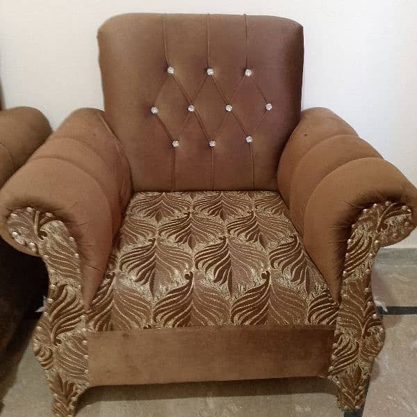 sofa set available for urgent sell price less hojye gy need money 4