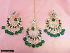 beautiful earrings and bindiya for 14 august