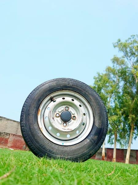 alto Car tyre 1