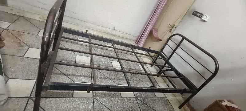 iron bed 1