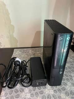 Xbox 360 ultra slim with 1 controler j tag