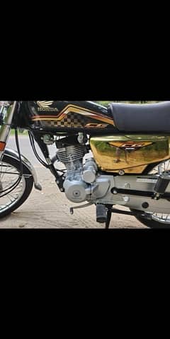 Honda CG 125 Black Gold Addition