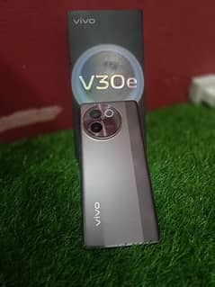 vivo v30 brown colour 8GB 256 GB 11 month warranty full box only sale