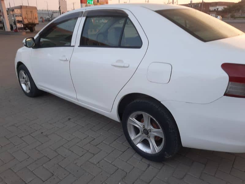 Toyota Belta 2009 5