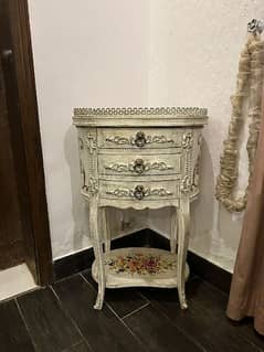 dressing table