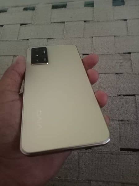 Vivo v23e Lush condition 2