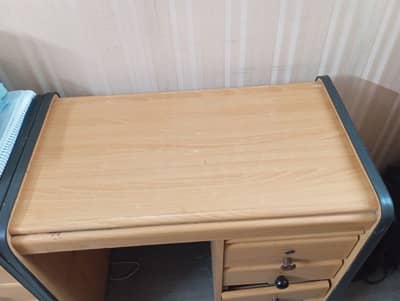 Computer table with 3 drawers and mouse holder