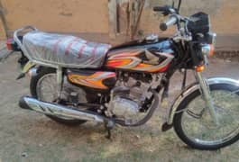 Honda CG 125cc model 2022 urgent sale my WhatsApp 03255836845