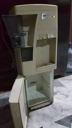 TCL water dispenser