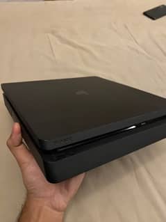 PlayStation 4 Slim 500gb with 1 controller Ps4