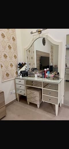 dressing table for sale with chair