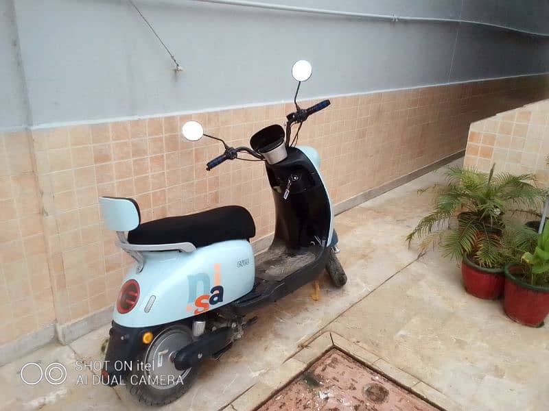 evee nisa electric scooter 3