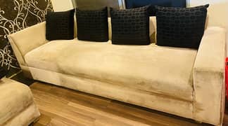 stylish 4 seater 1 piece sofa