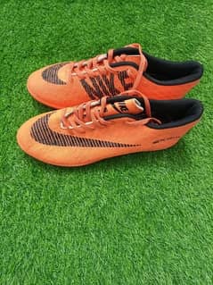 Football sports shoes